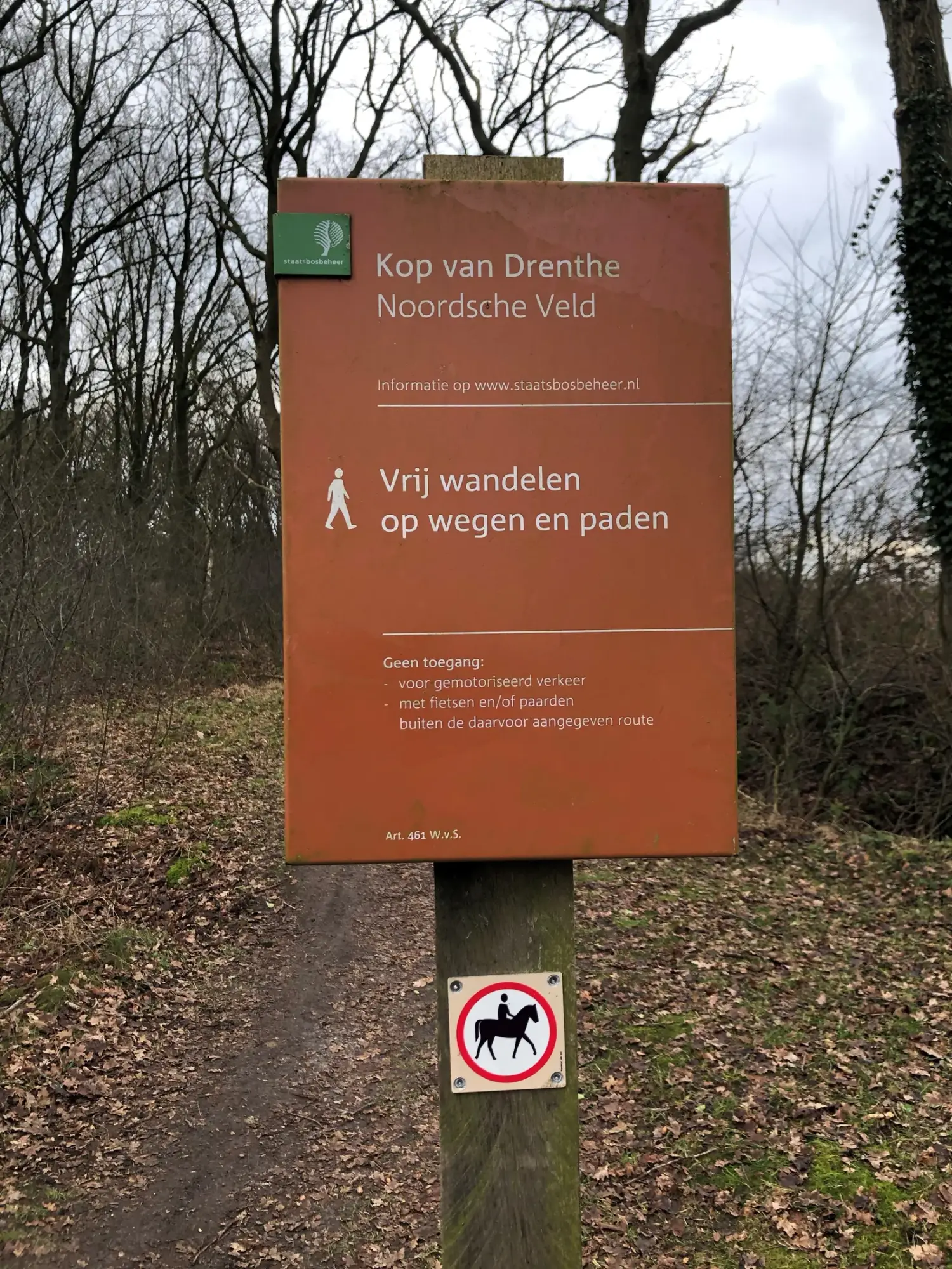 Informatiebord Kop van Drenthe, Noordsche Veld langs een bospad