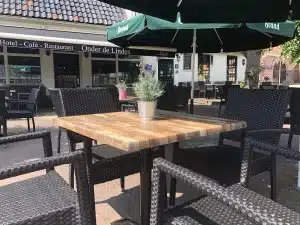 Tafel-op-terras